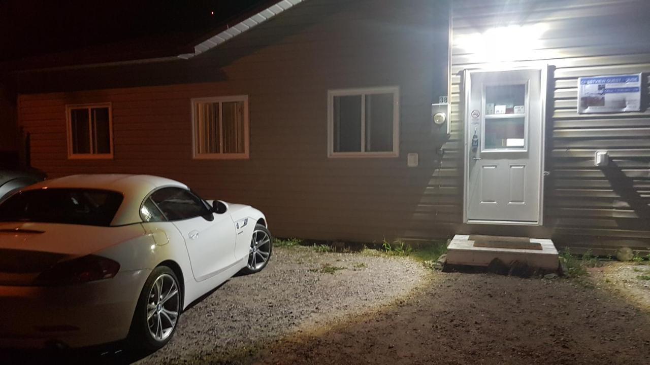 Preferred Rooms By Crestview Guest House Chapleau Εξωτερικό φωτογραφία